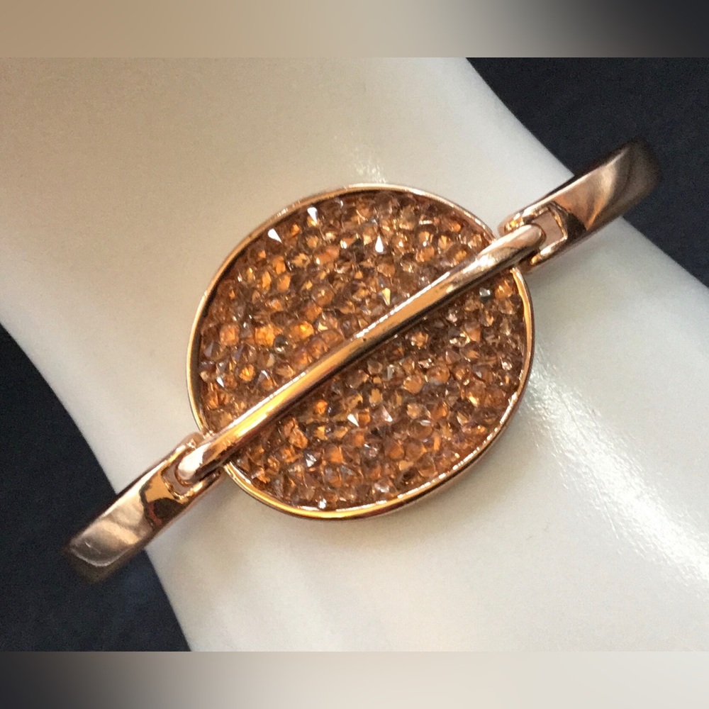 KENNETH COLE FAUX ROSE GOLD AMBER RHINESTONE CHIP BANGLE STYLE TOGGLE BRACELET